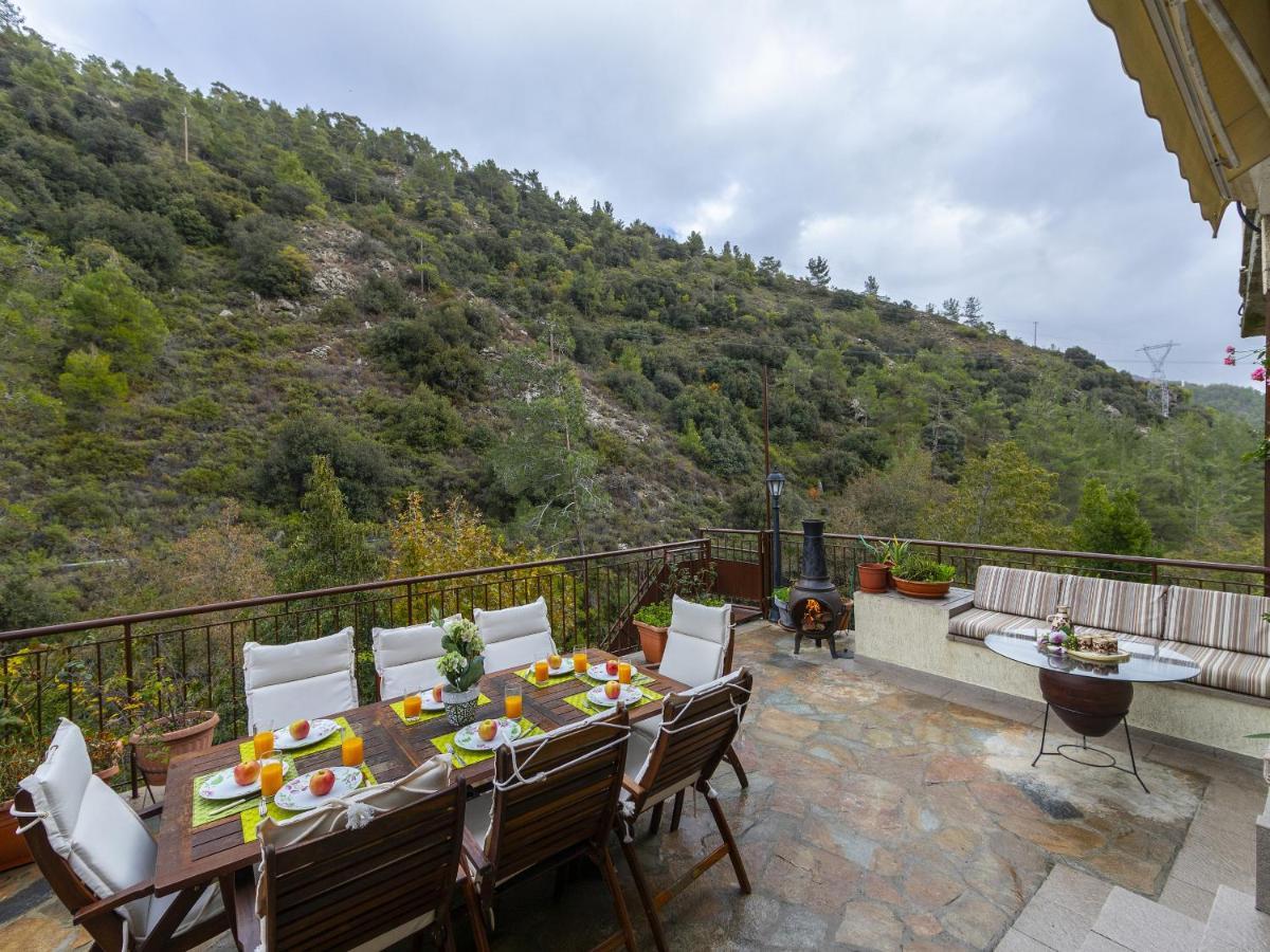 Villa Troodos Riverside Kato Amiandos