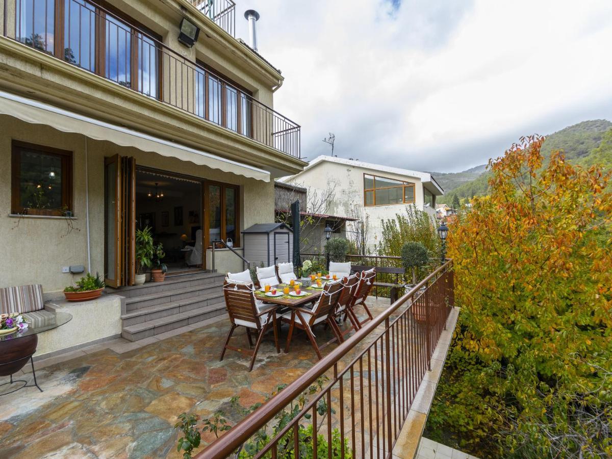 Villa Troodos Riverside