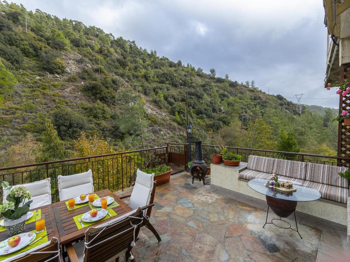 Villa Troodos Riverside *